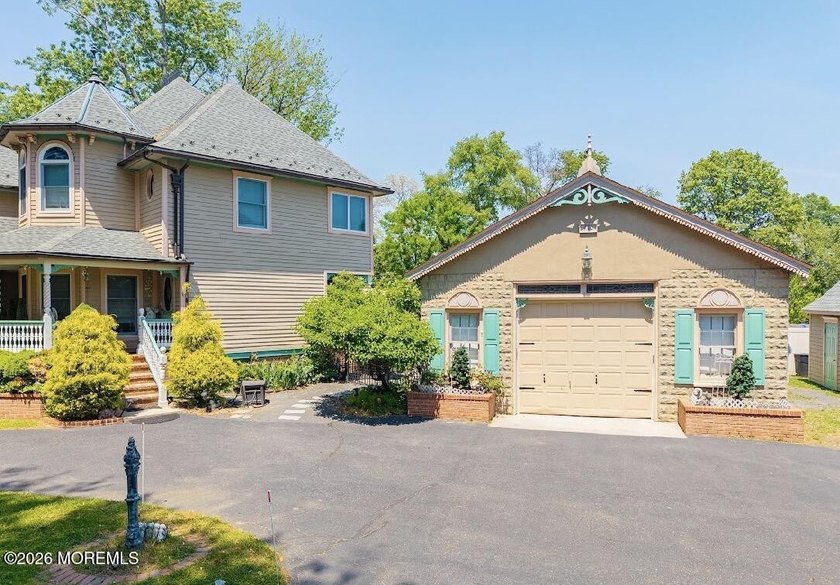 Paradise in Middletown! Once in a lifetime opportunity to own an - photo 4