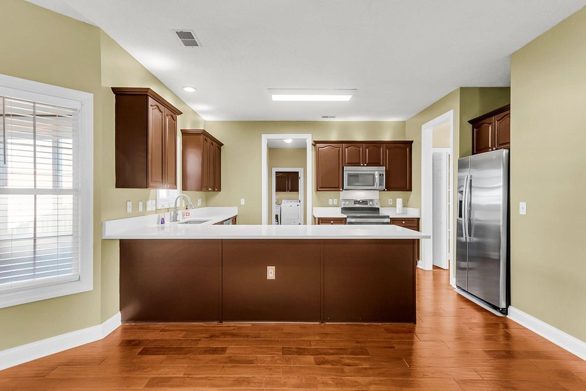 Welcome Home to 319 Lindrick Court! A Stunning Colonial-Style - photo 8