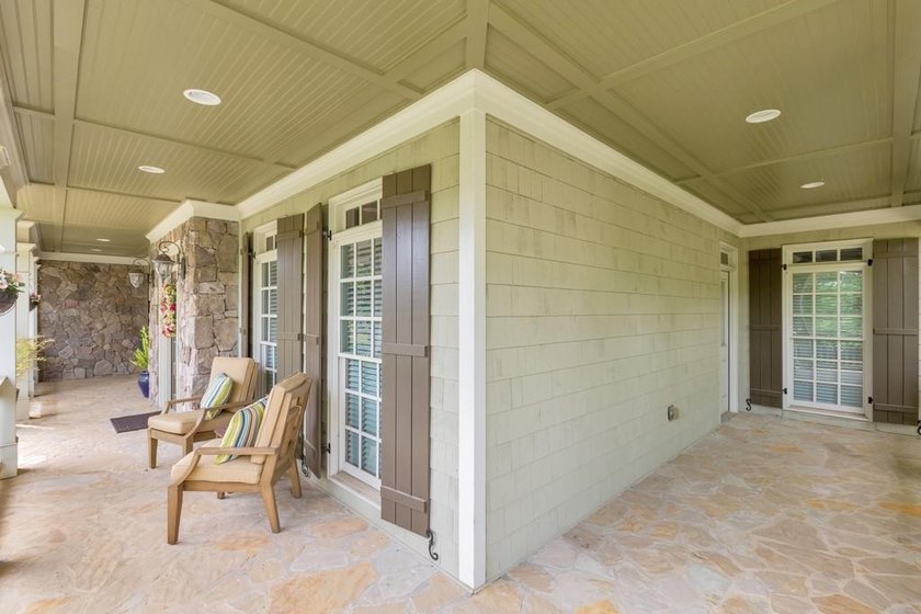 Here it is! The perfect home your family has been looking for - photo 11