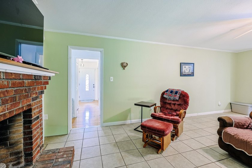Welcome to 1872 Marion Street in Georgetown, SC, a spacious - photo 4