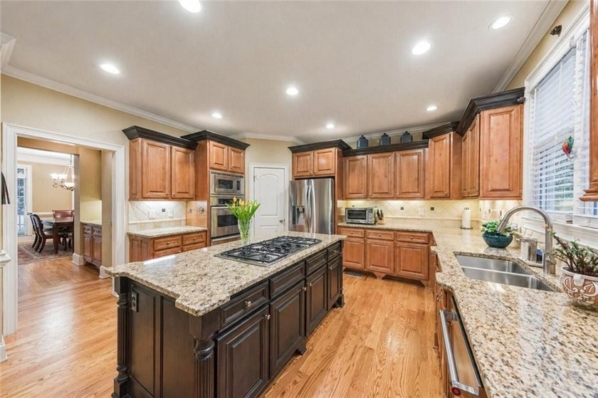 Here it is! The perfect home your family has been looking for - photo 16