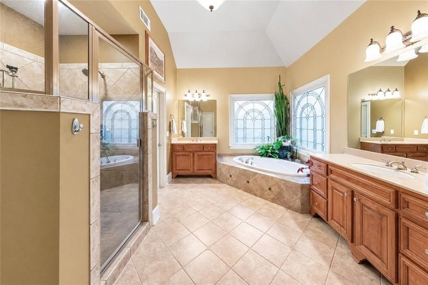Here it is! The perfect home your family has been looking for - photo 22