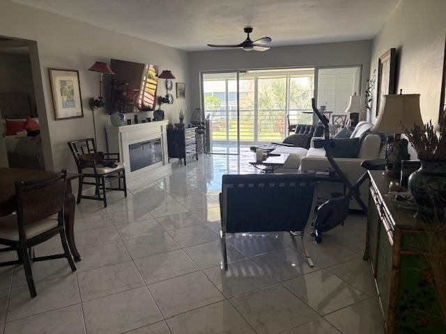 Beautiful unit completely renovated. Kitchen with soft close - photo 3