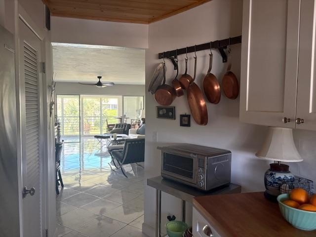 Beautiful unit completely renovated. Kitchen with soft close - photo 6