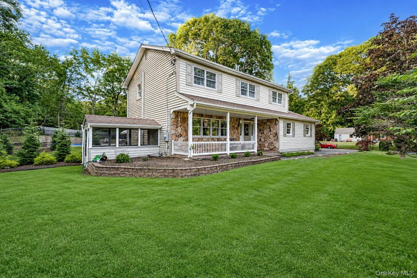Welcome home to this beautifully maintained 4 bedrooom, 2.5 bath - photo 2
