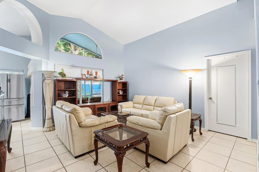RARE OPPORTUNITY IN STONEBRIAR WITH 5 BEDROOMS, 3.5 BATHS! - photo 5