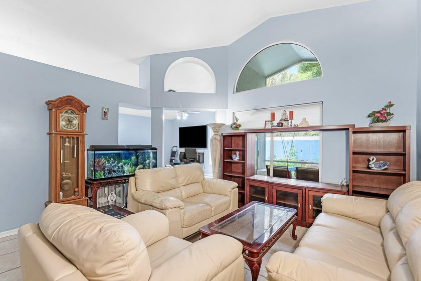 RARE OPPORTUNITY IN STONEBRIAR WITH 5 BEDROOMS, 3.5 BATHS! - photo 6