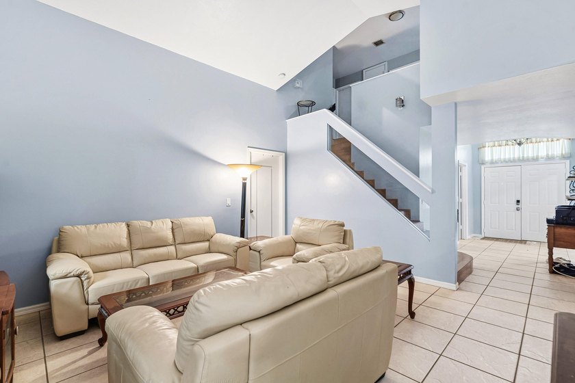 RARE OPPORTUNITY IN STONEBRIAR WITH 5 BEDROOMS, 3.5 BATHS! - photo 7