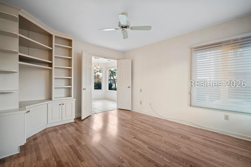 Rare Waterfront Villa in Indian Springs. This end-unit villa - photo 19