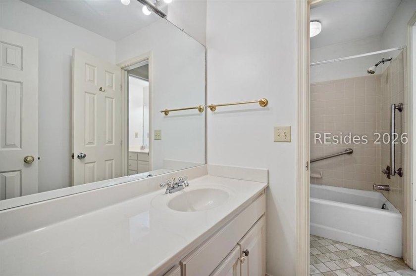 Rare Waterfront Villa in Indian Springs. This end-unit villa - photo 21