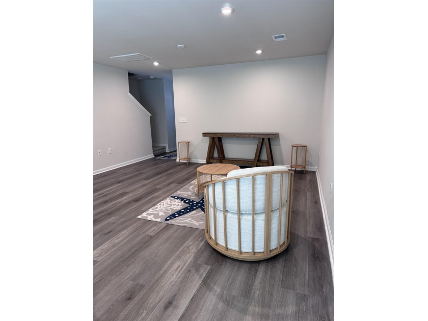 Welcome home to this never-before-lived-in end unit 3-bedroom, 2 - photo 8