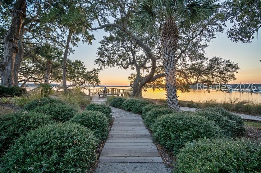 Rare Waterfront Villa in Indian Springs. This end-unit villa - photo 28