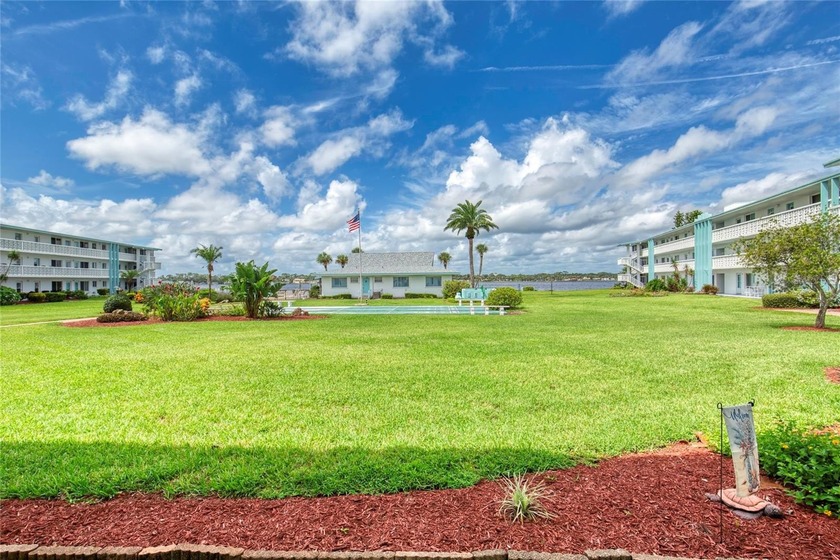 Updated move-in ready, this beautiful condo on the Ormond Beach - photo 3
