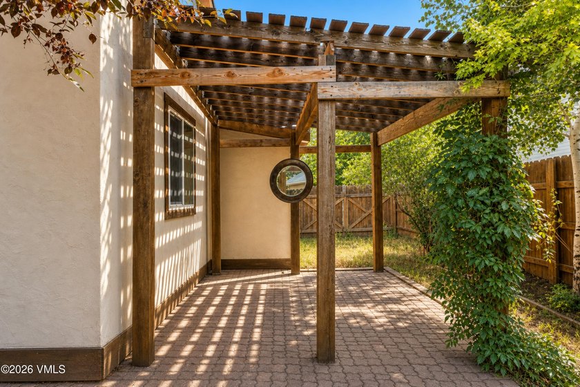 Thoughtfully updated 1904 single-family home in the heart of Old - photo 3