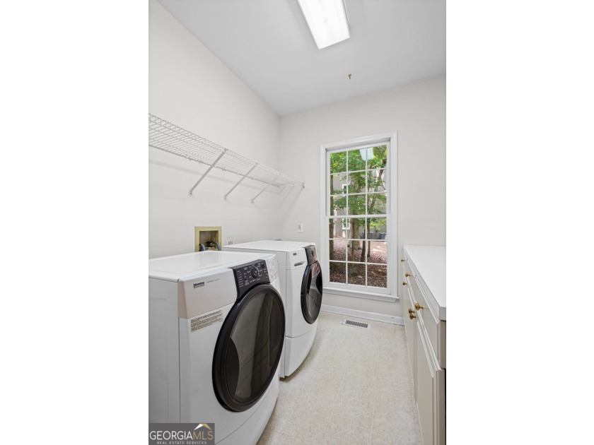 Welcome home to 1605 Amberwood Ct! Nestled on a cul-de-sac in - photo 32