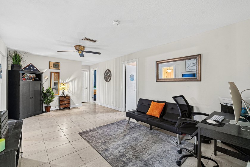 Spacious split 4 bedroom CBS home in the Beautiful Willows - photo 36