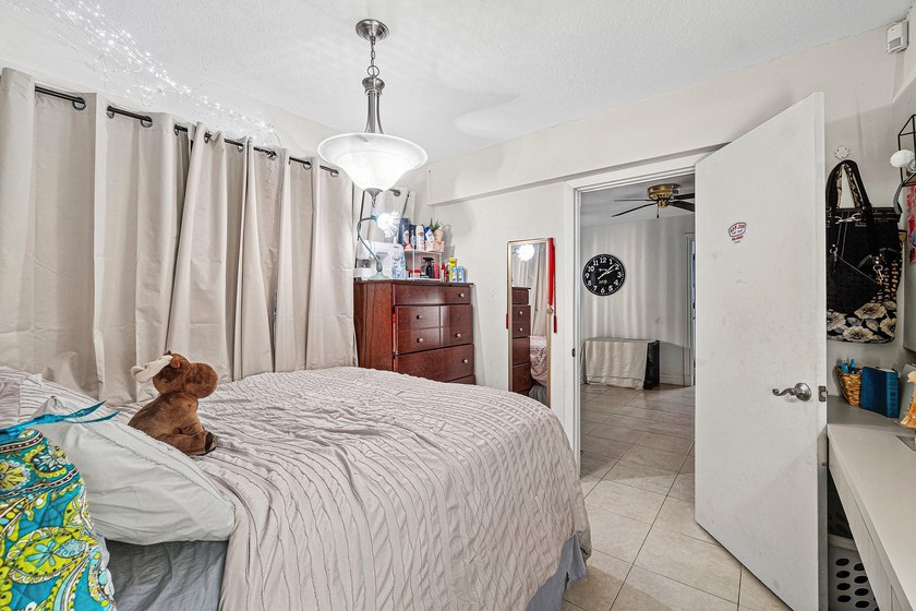 Spacious split 4 bedroom CBS home in the Beautiful Willows - photo 38