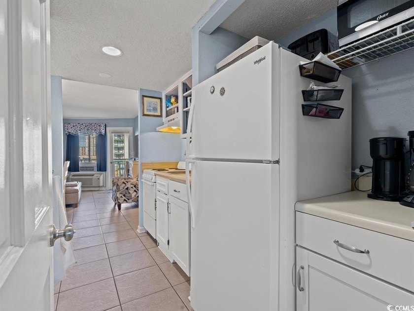 Lovely one bedroom one full bath ocean view condo on the fifth - photo 7
