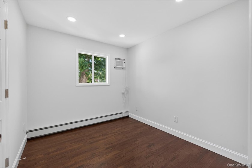 Welcome to this spacious renovated 5-bedroom, 2&amp; half-bathroom - photo 14