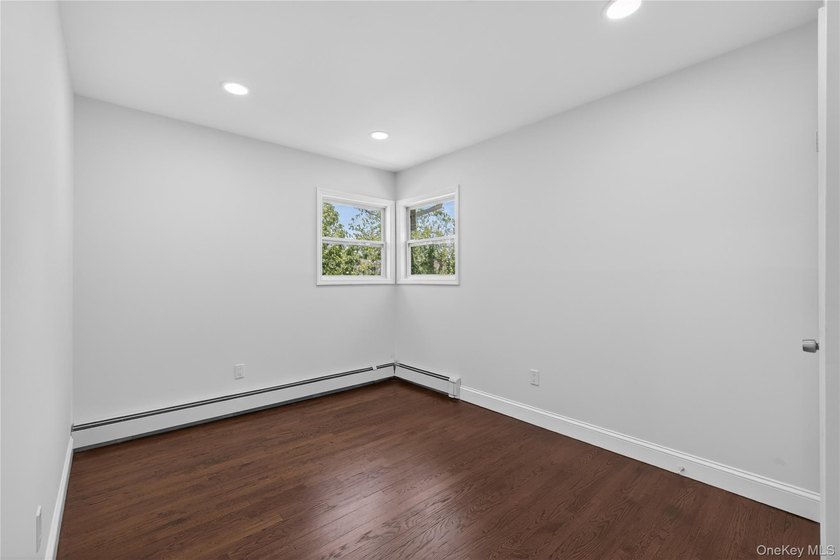 Welcome to this spacious renovated 5-bedroom, 2&amp; half-bathroom - photo 19