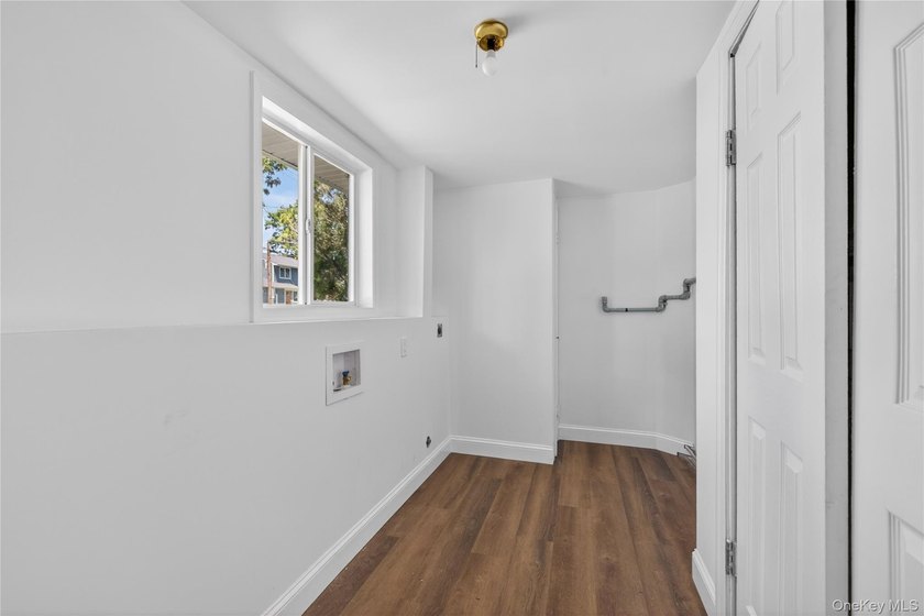 Welcome to this spacious renovated 5-bedroom, 2&amp; half-bathroom - photo 24