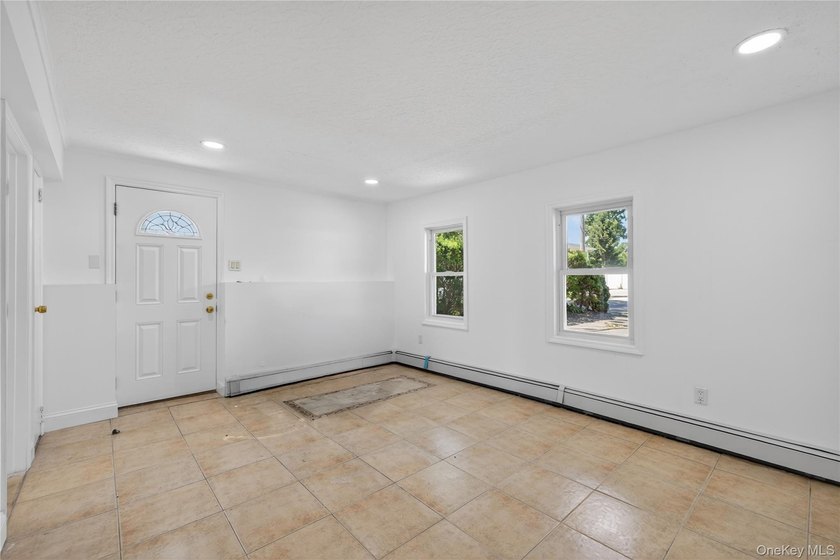 Welcome to this spacious renovated 5-bedroom, 2&amp; half-bathroom - photo 26
