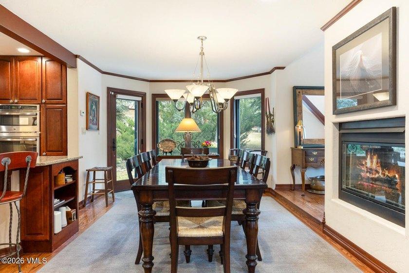 Mountain views, great outdoor living, and plenty of room for - photo 4