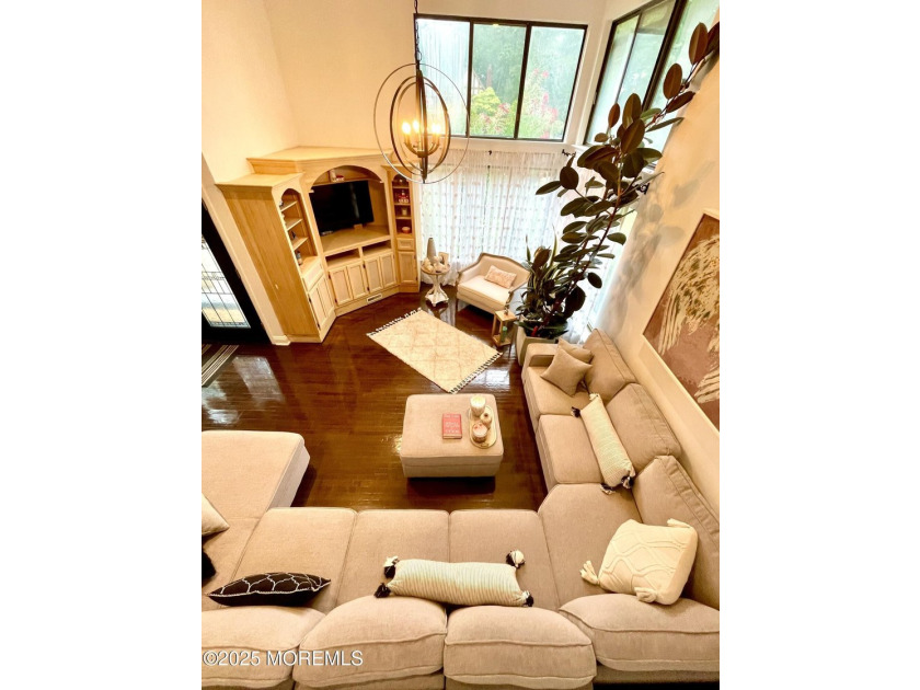 This gorgeous contemporary split level is located on a quiet - photo 7