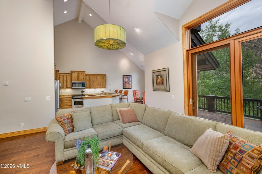 Welcome to this beautifully maintained three bedroom, three bath - photo 4