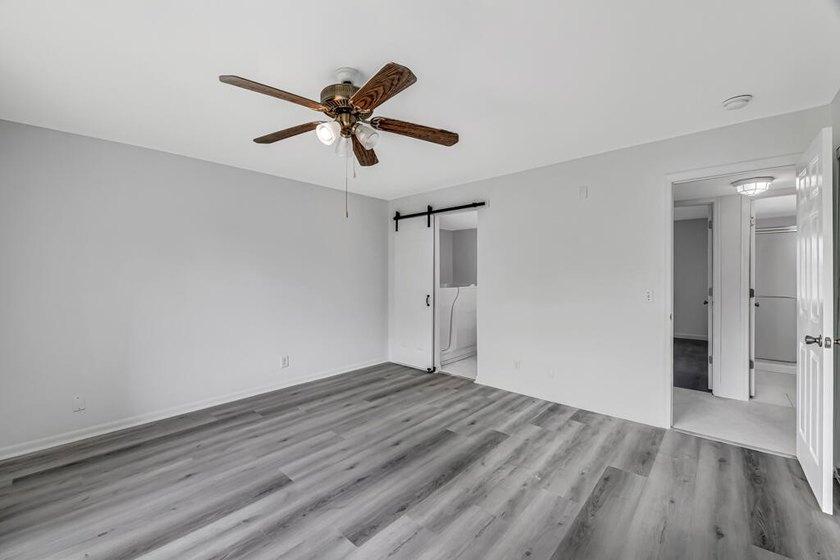 Welcome to this newly renovated, move-in-ready first-floor condo - photo 18