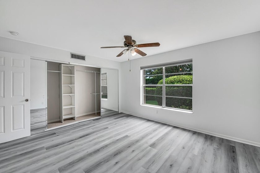Welcome to this newly renovated, move-in-ready first-floor condo - photo 19