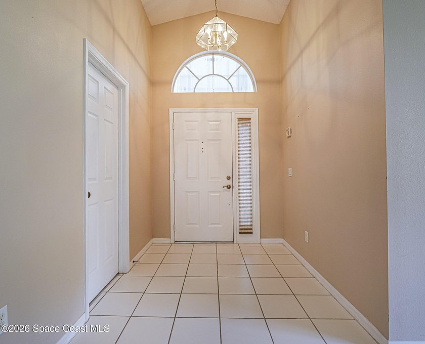 Welcome to this beautifully maintained 3-bedroom, 2-bath home - photo 21