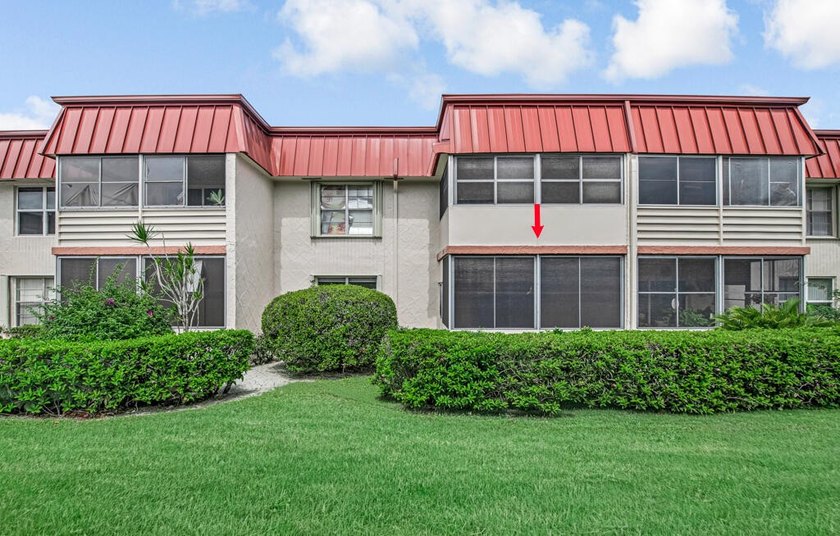 Welcome to this newly renovated, move-in-ready first-floor condo - photo 32