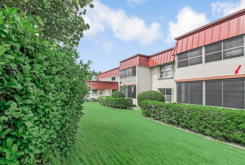 Welcome to this newly renovated, move-in-ready first-floor condo - photo 35