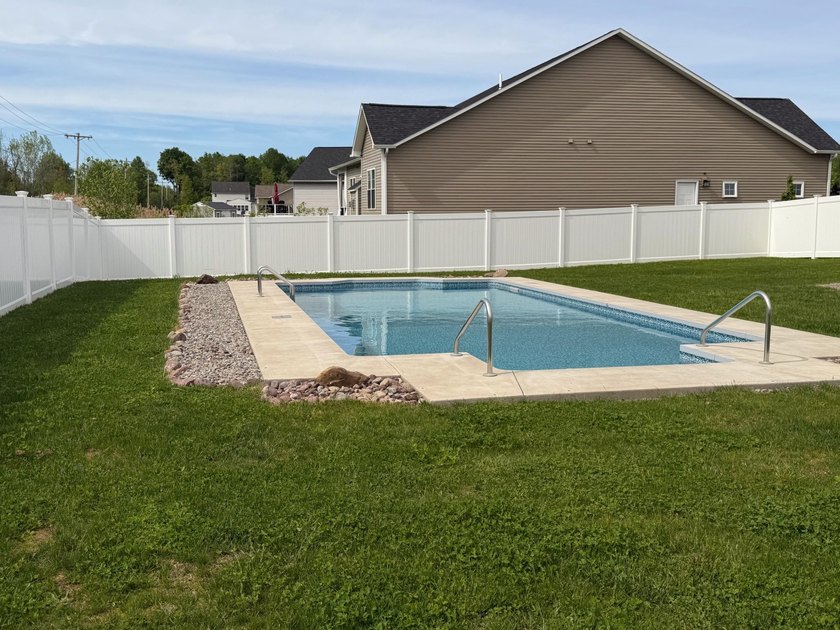 Absolutely stunning 4 bedroom, 2.5 bathroom colonial home, new - photo 45