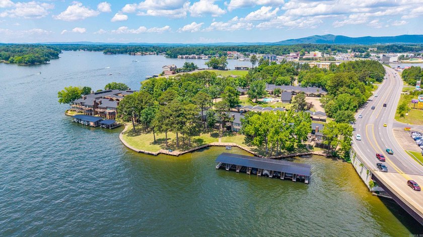SELLER SAYS bring me an offer! Wonderful location and view !! - photo 3