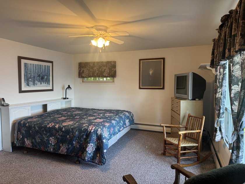 Charming 3-bedroom, 2.5-bath ranch home on 100 feet of Paradise - photo 13