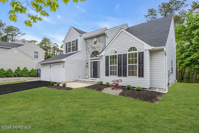 FULLY RENOVATED &amp; MOVE-IN READY - Welcome to 445 Vista Court - photo 4