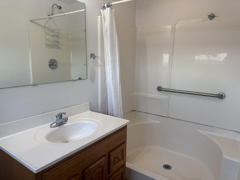Charming 3-bedroom, 2.5-bath ranch home on 100 feet of Paradise - photo 14
