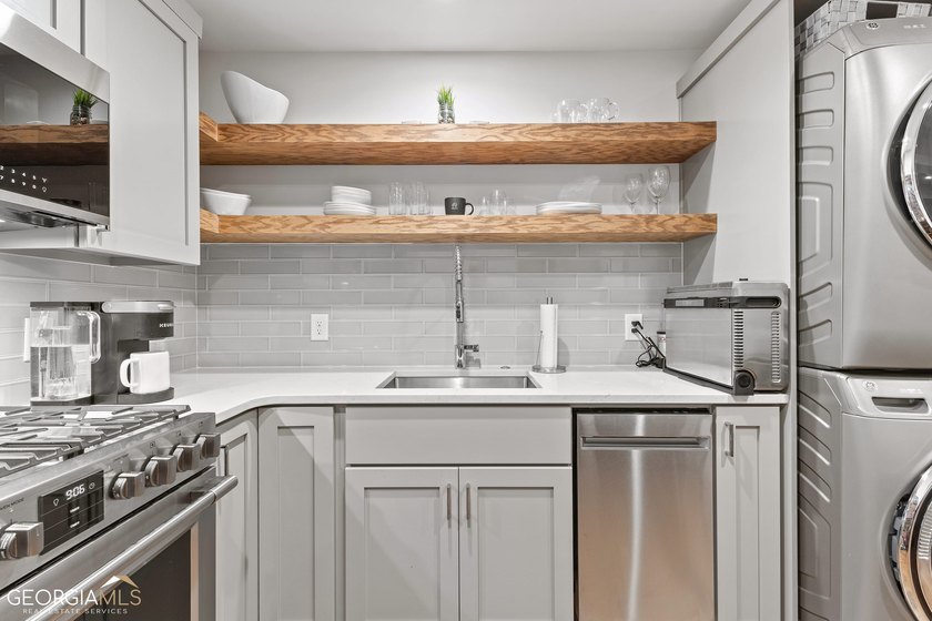 Indulge in luxury at this exquisite Triangle Park townhome. It's - photo 16