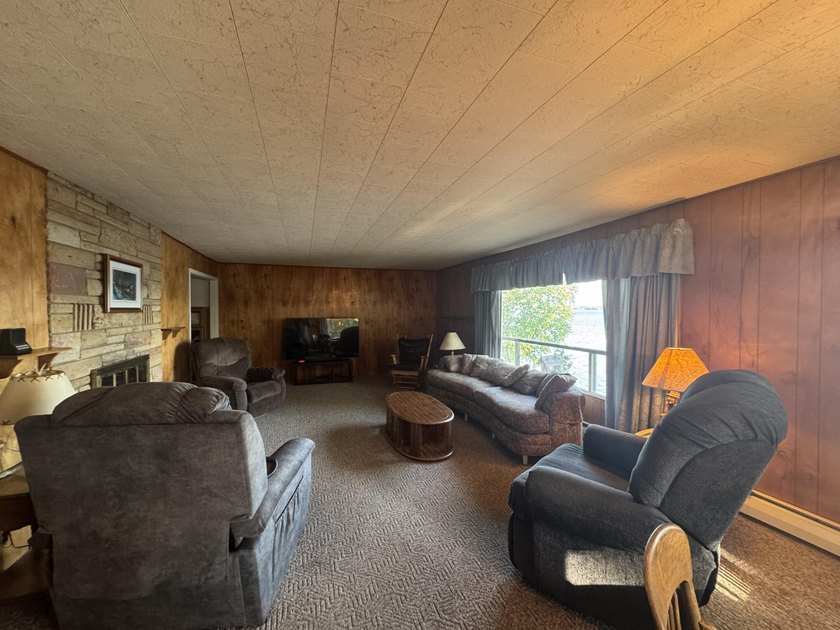 Charming 3-bedroom, 2.5-bath ranch home on 100 feet of Paradise - photo 26