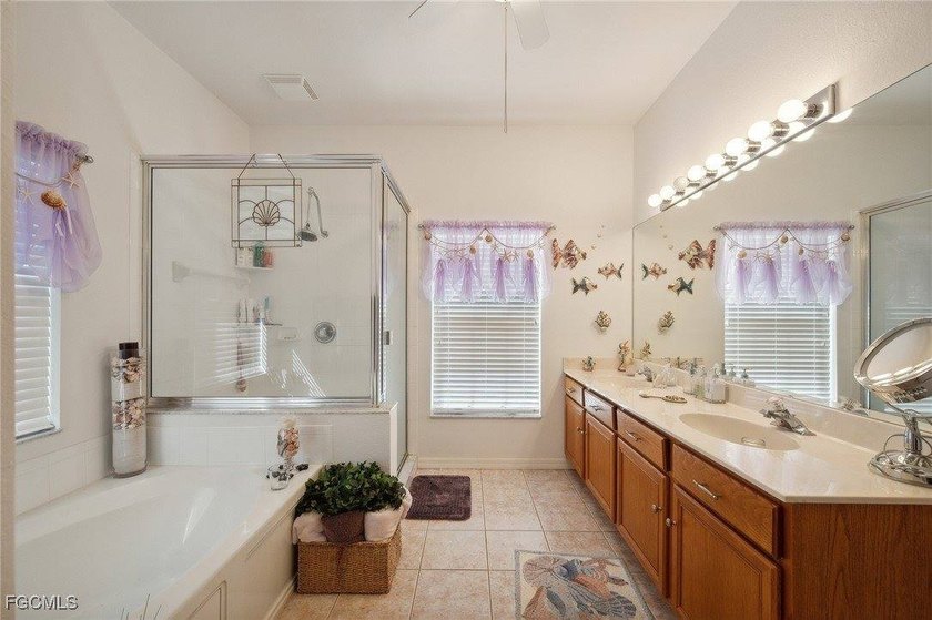 Priced to Sell!! Beautiful 4/2/2 pool home built by Mercedes - photo 37