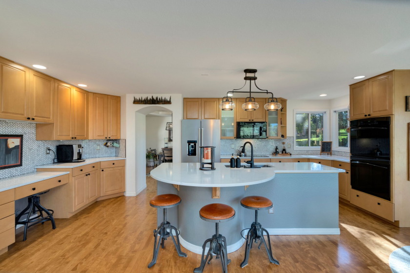 Luxury home on Ptarmigan's 12th Fairway! - photo 7