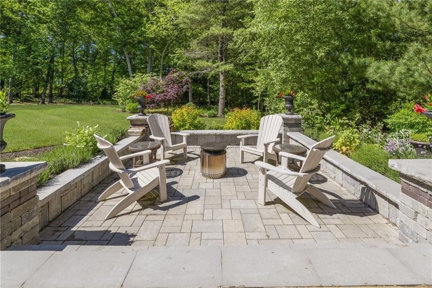 Experience nearly 4,000sf of exceptional living space in this - photo 5