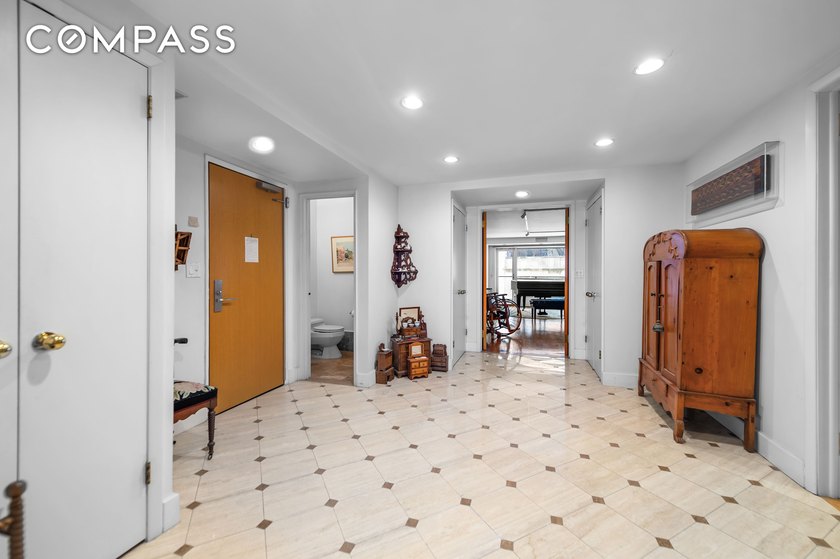 Estate-scaled and richly proportioned 3-bedroom, 3.5-bath home - photo 20