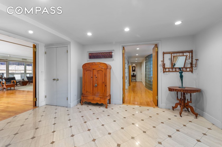 Estate-scaled and richly proportioned 3-bedroom, 3.5-bath home - photo 21