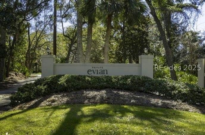 One of the Finest Evian Villas in Shipyard! Step into this - photo 34
