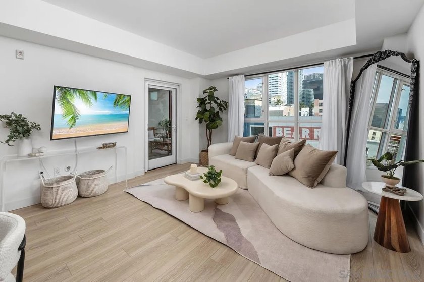 Sophisticated urban living meets exceptional indoor-outdoor - photo 5