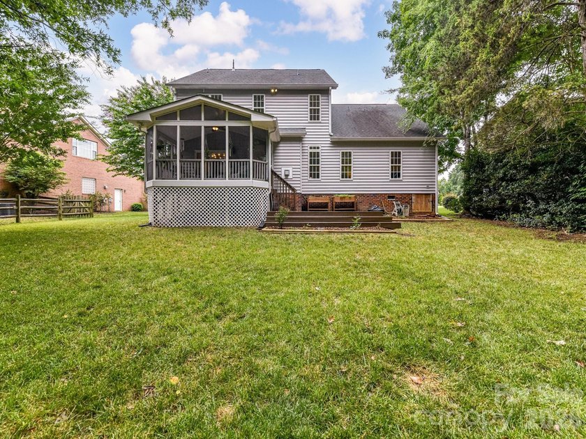 Stunning brick-front home in coveted Somerset, zoned for - photo 36