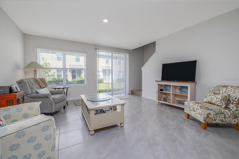 Welcome home to Bella Oaks! Incredible townhouse located in the - photo 5